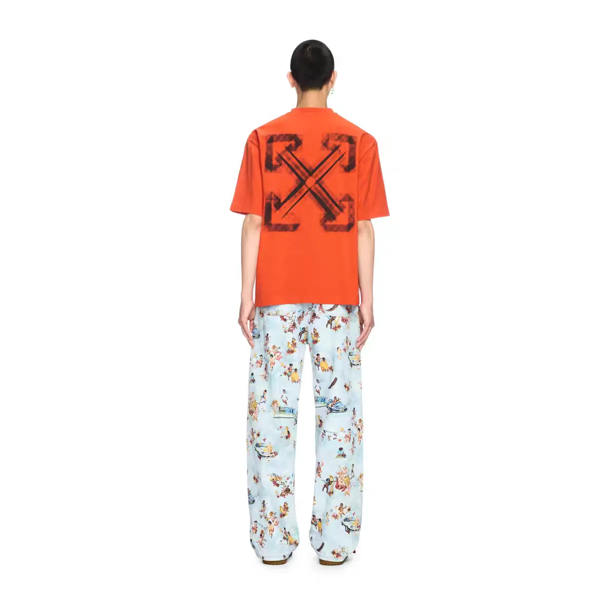🎀Hot model pictures🎀Top tested version OFF-WHI* 25SS new printed short-sleeved, loose fit, same style as male and female couple stars American designer Virgil Abloh single-handedly founded the luxury street brand Off-White based on the pop culture of the younger generation. Walking between street culture and high-end fashion, contemporary elements are used to interpret youth culture, and fine workmanship is used to interpret trendy clothing. Photos, paintings and eye-catching graphic printing are all sources of inspiration for the designer. 32 counts of 260g double yarn pure cotton fabric, the printing uses Kornit digital direct injection technology, and the picture is clear. The white glue base ensures the firmness of the printing, and machine washing is stress-free - 1:1 original mold opening, ZP development, perfectly restored to the original version, produced by a large factory, not produced by a small factory on the market, fine wiring, top-notch craftsmanship, welcome to compare - A complete set of customized accessories for collar labels, hang tags, and washing labels - Exclusive logo packaging - No matter age, body shape or gender, it is very suitable for both men and women. All details are real photos, buy with confidence. Color: Black White Orange Size: S-XL P;120
